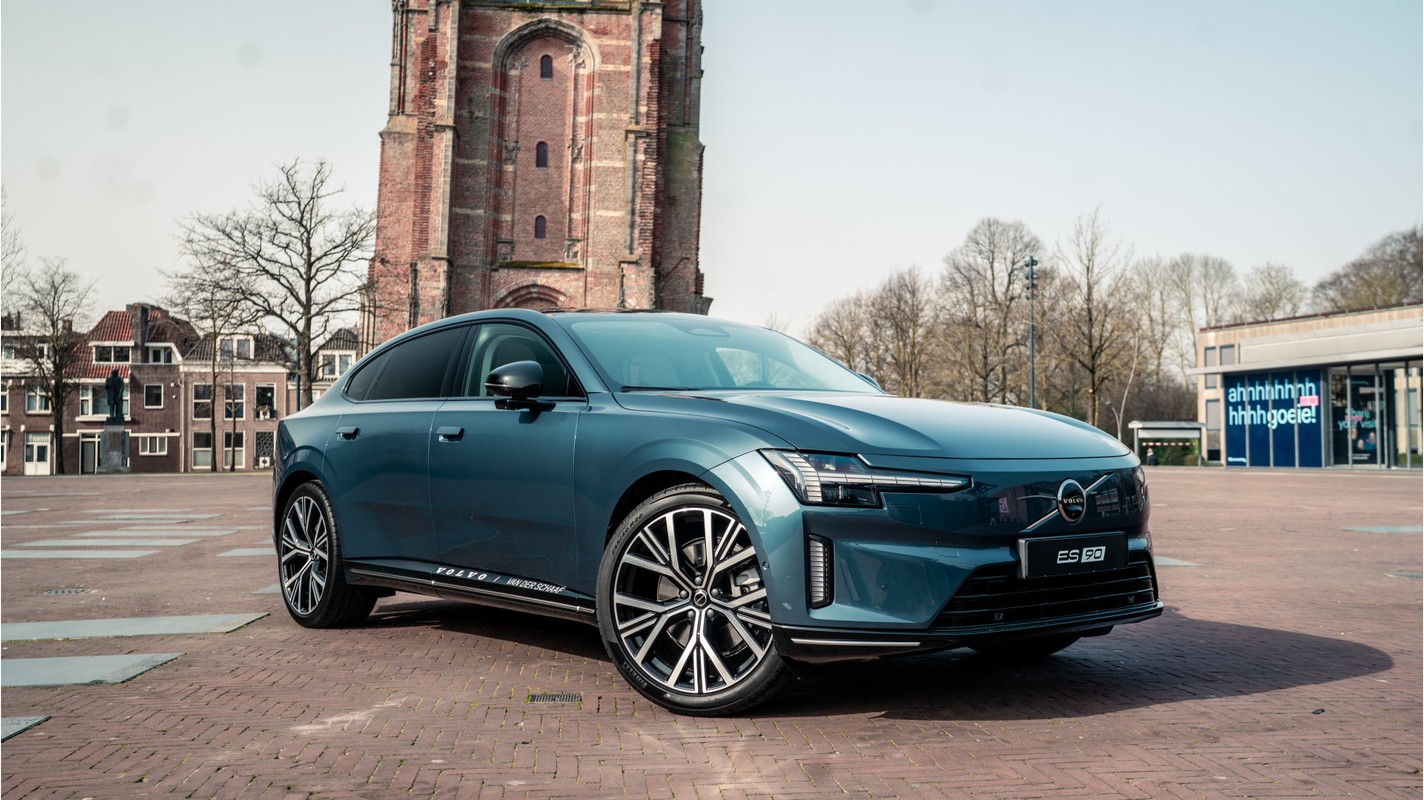 Volvo ES90