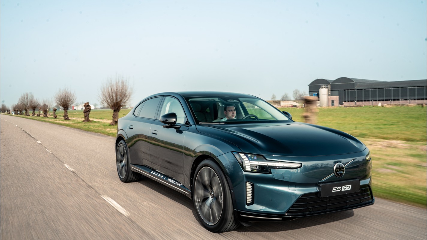 Volvo ES90