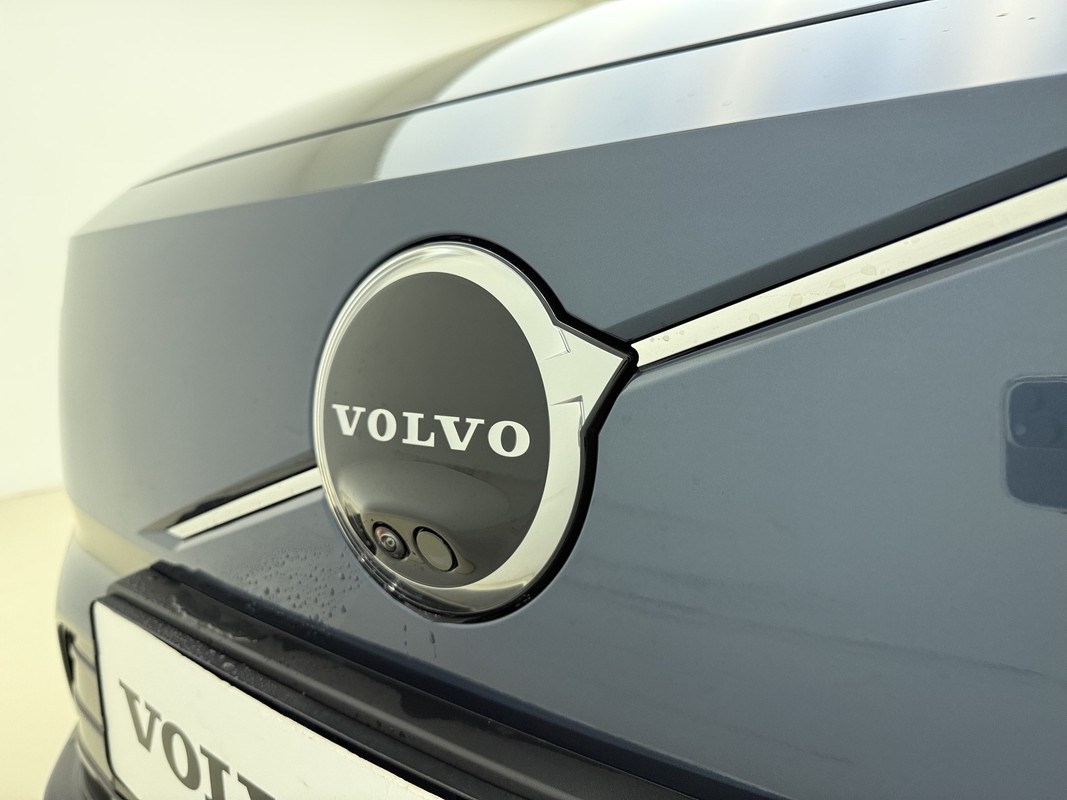 Volvo ES90