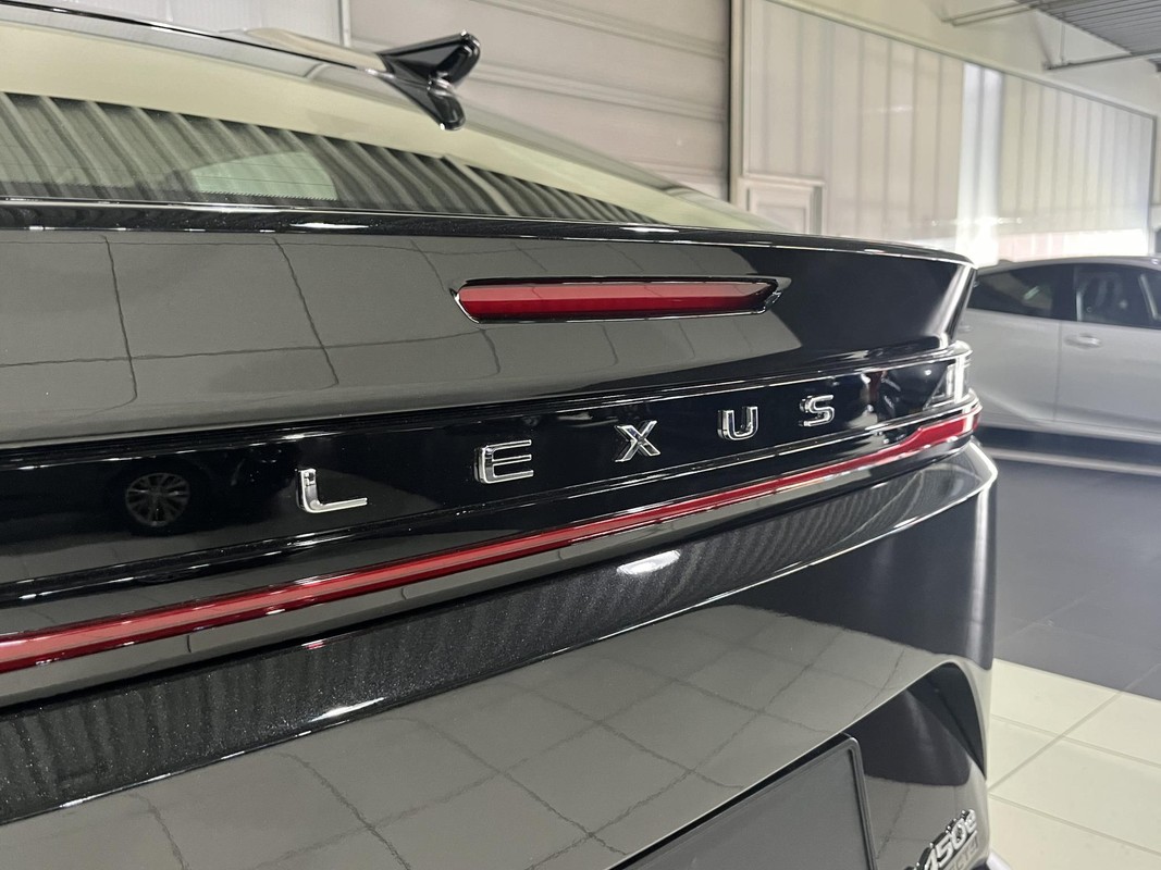 Lexus RZ