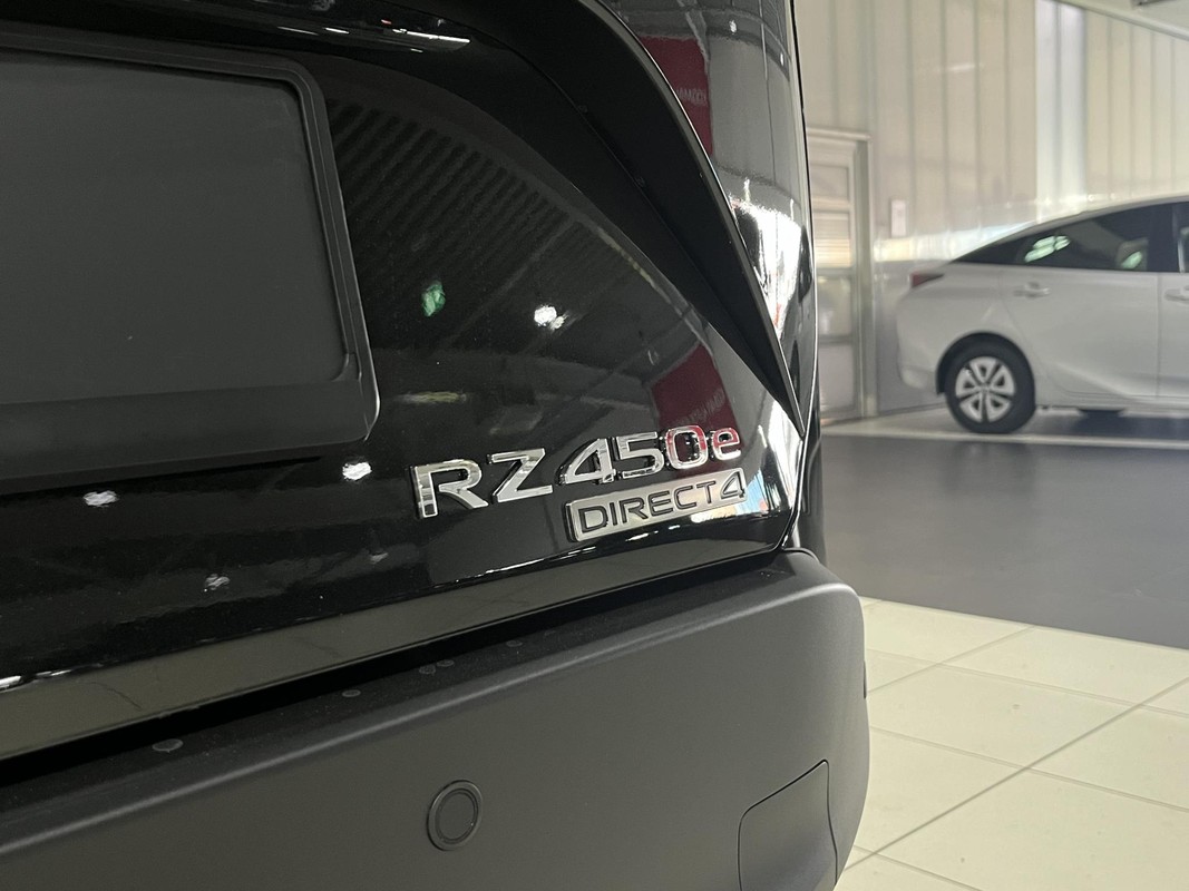 Lexus RZ