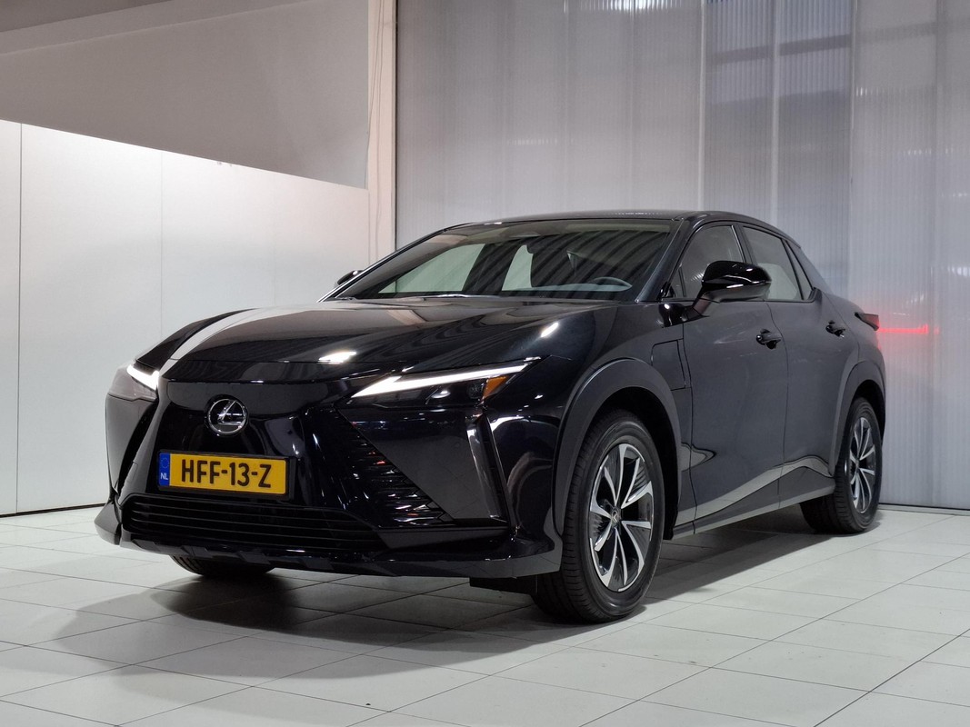 Lexus RZ
