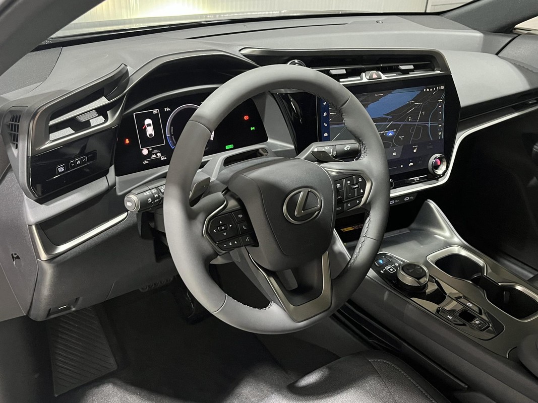 Lexus RZ