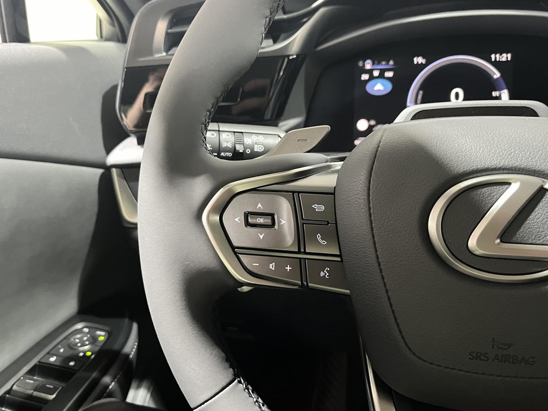Lexus RZ