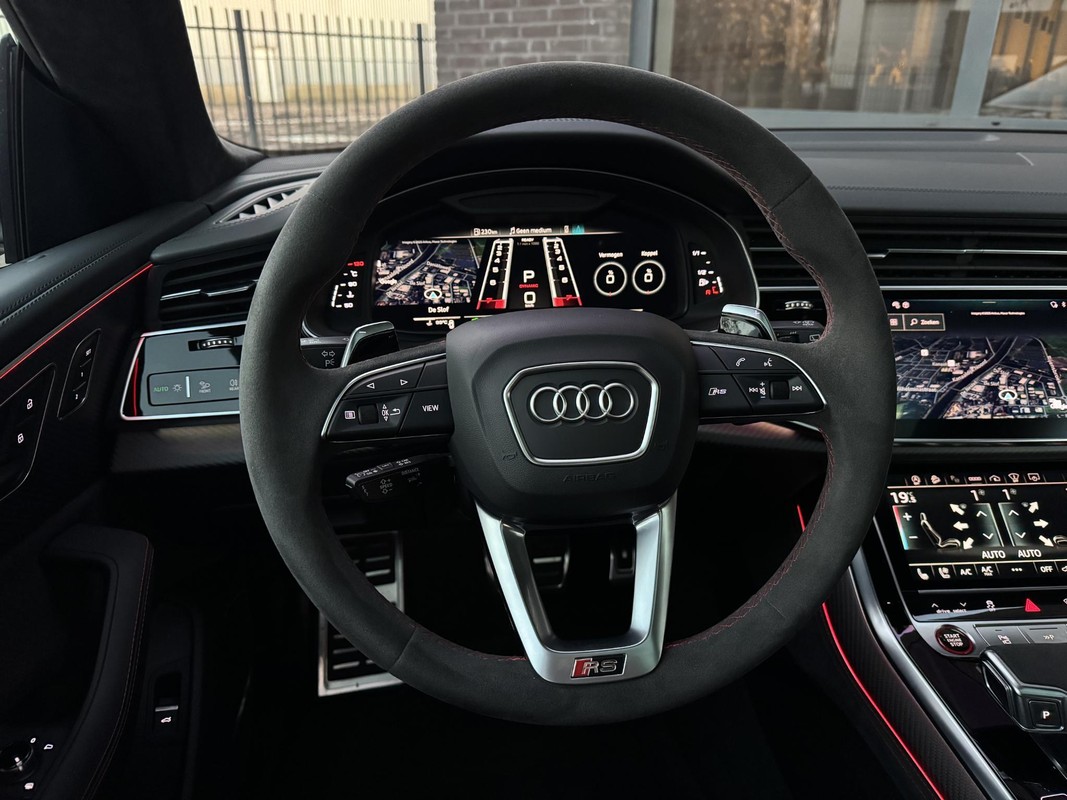 Audi RSQ8