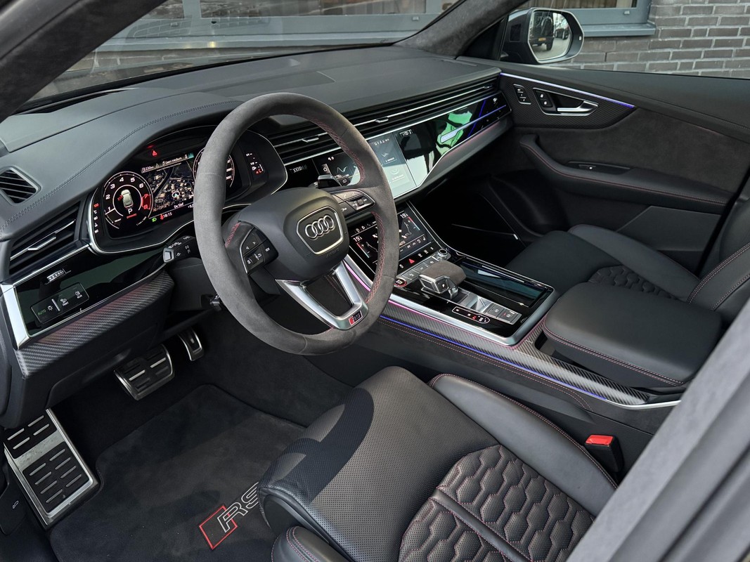 Audi RSQ8