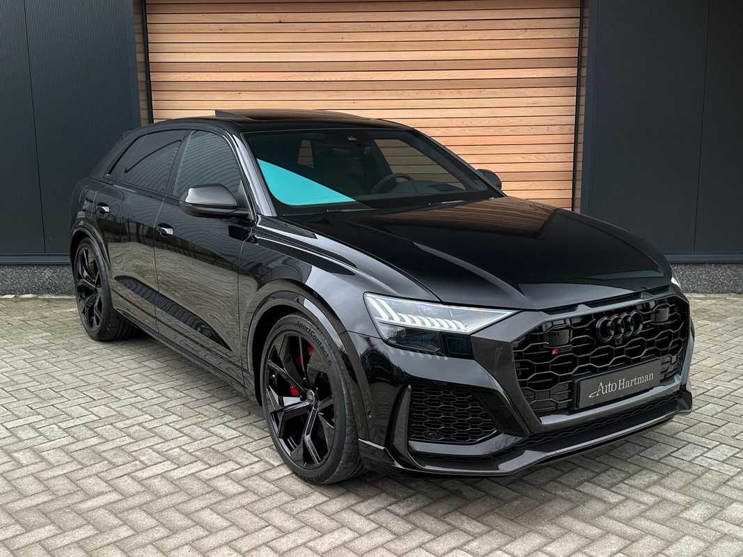 Audi RSQ8