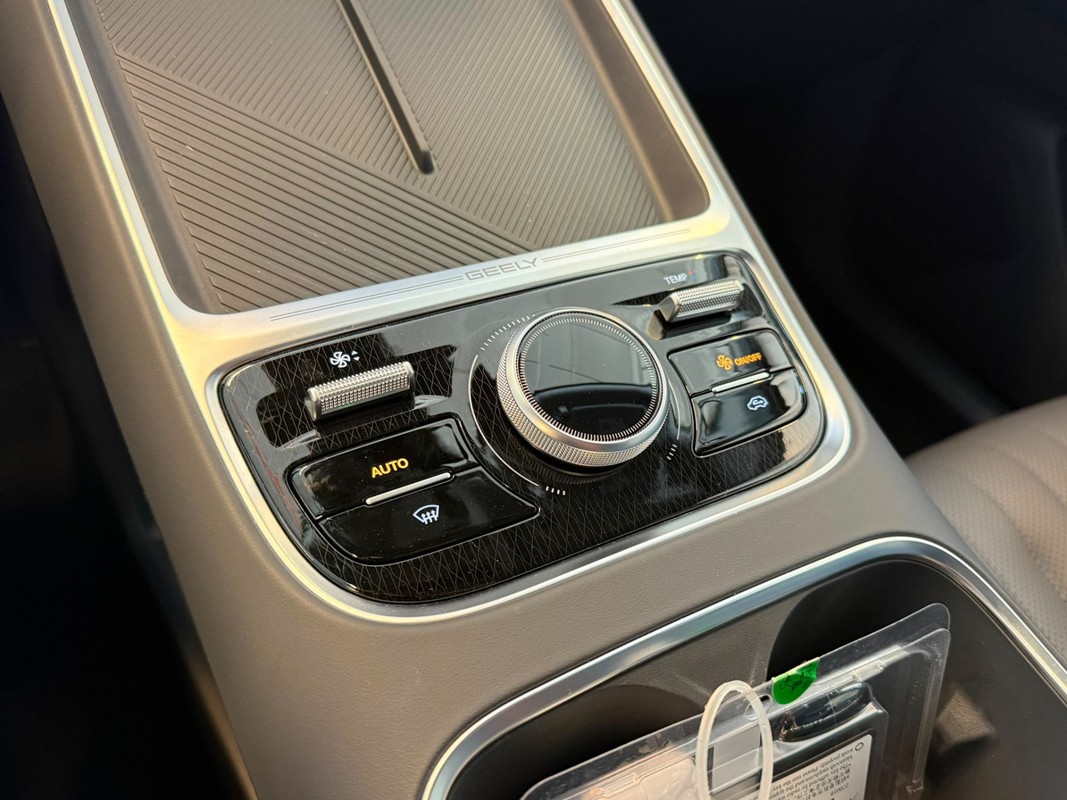 Geely Starray EM-i