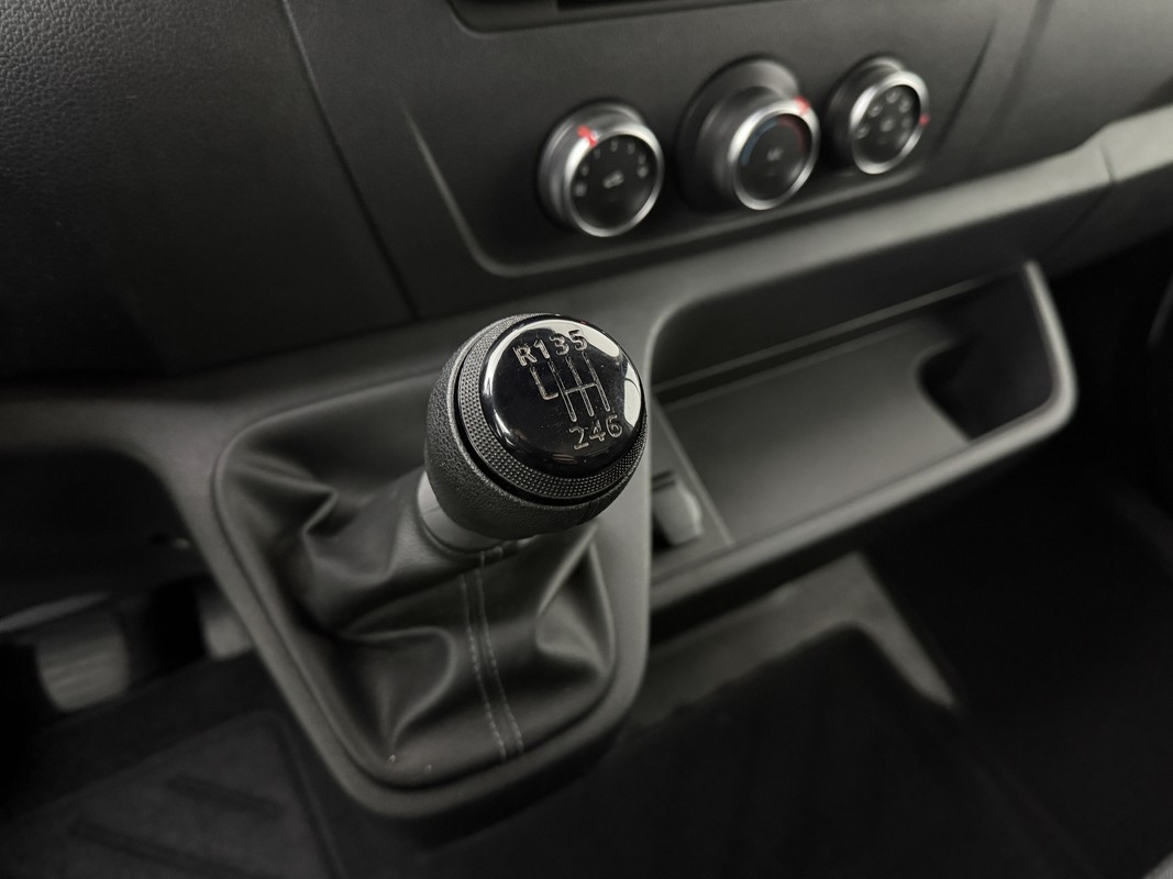 Nissan Interstar