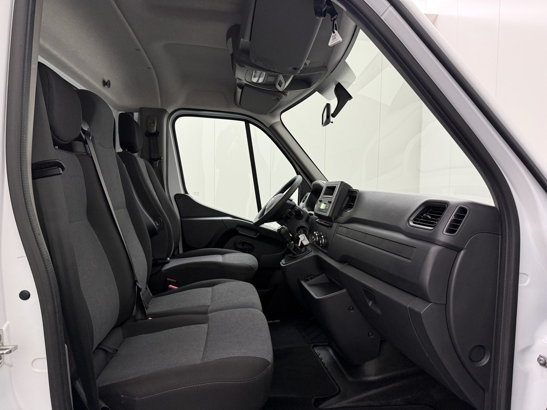 Nissan Interstar