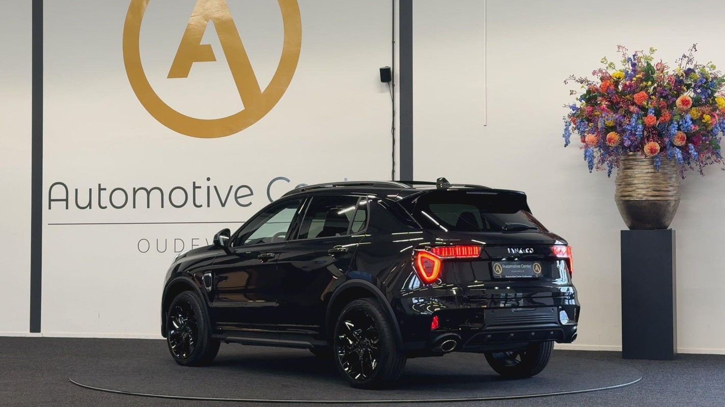 Lynk & Co 01