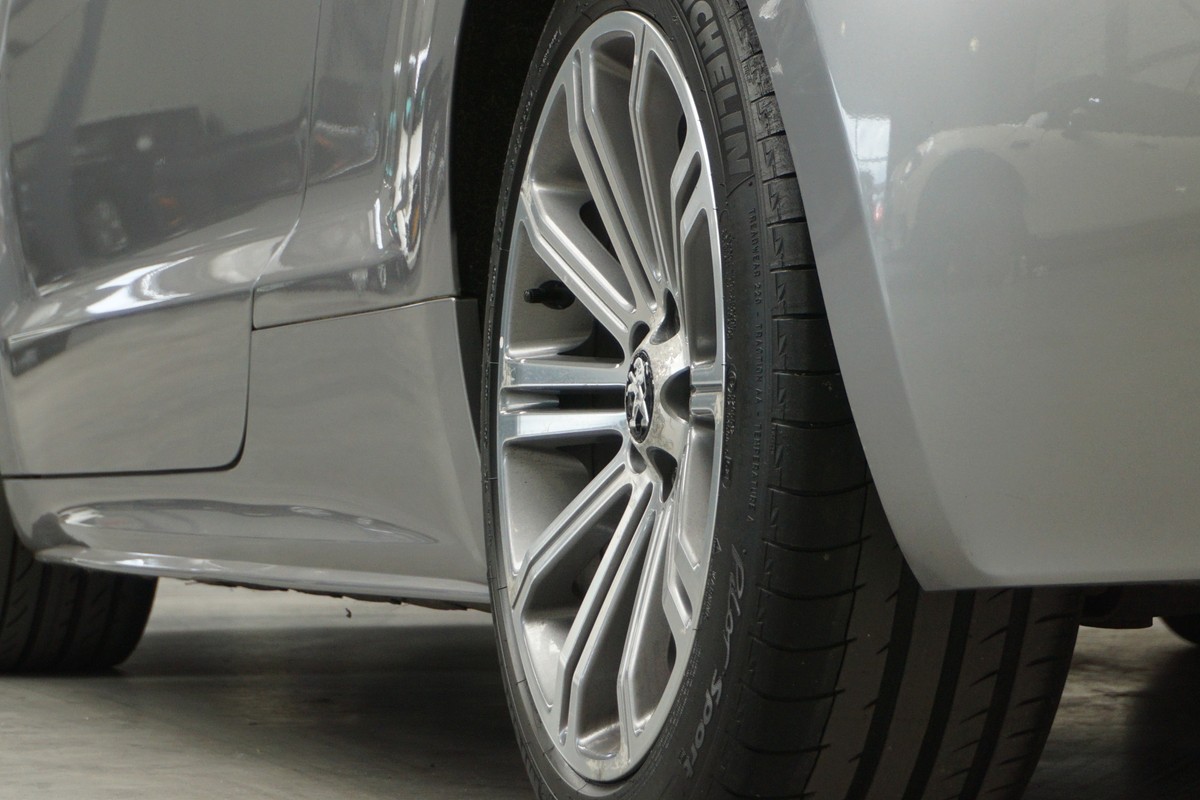 Peugeot RCZ