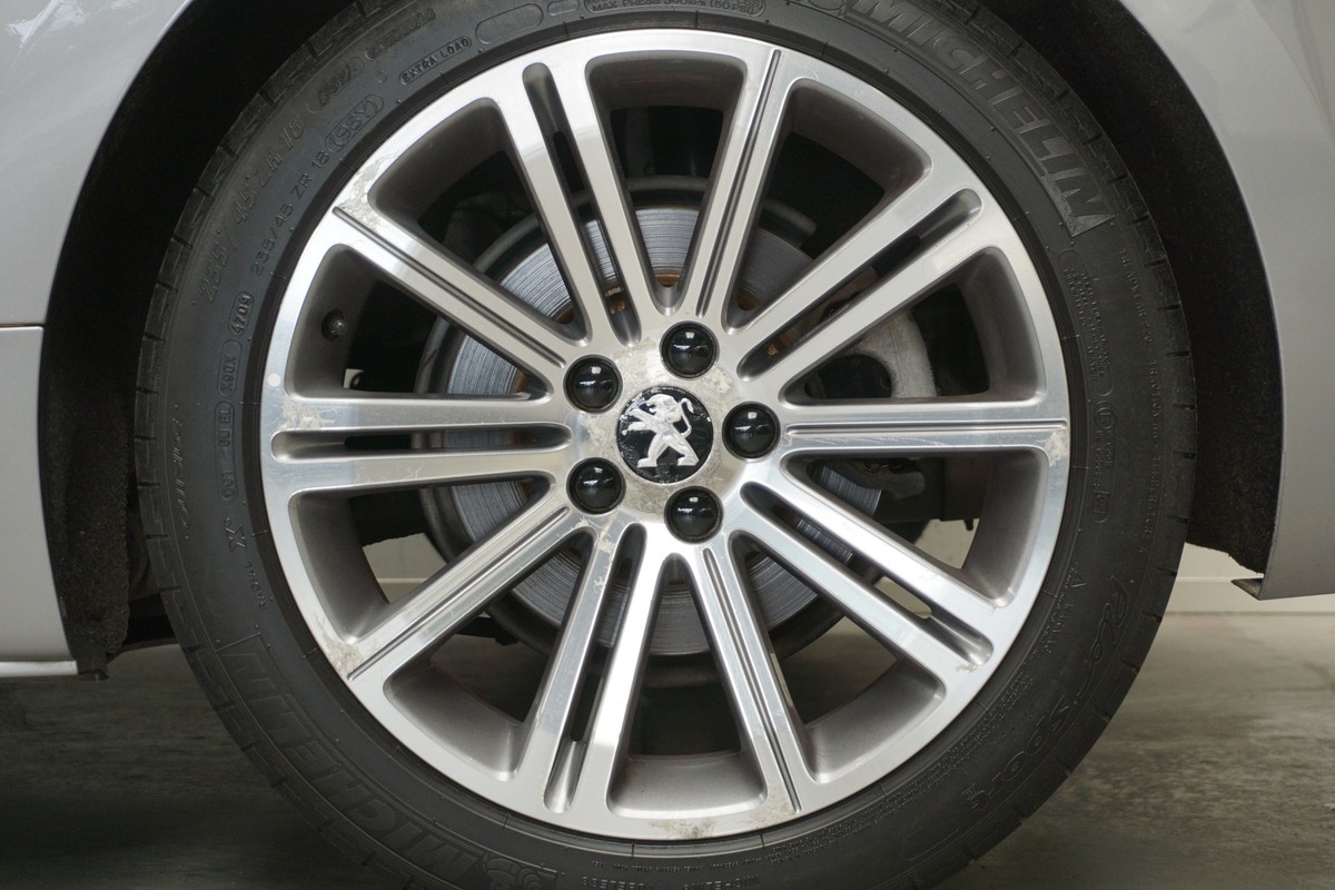 Peugeot RCZ