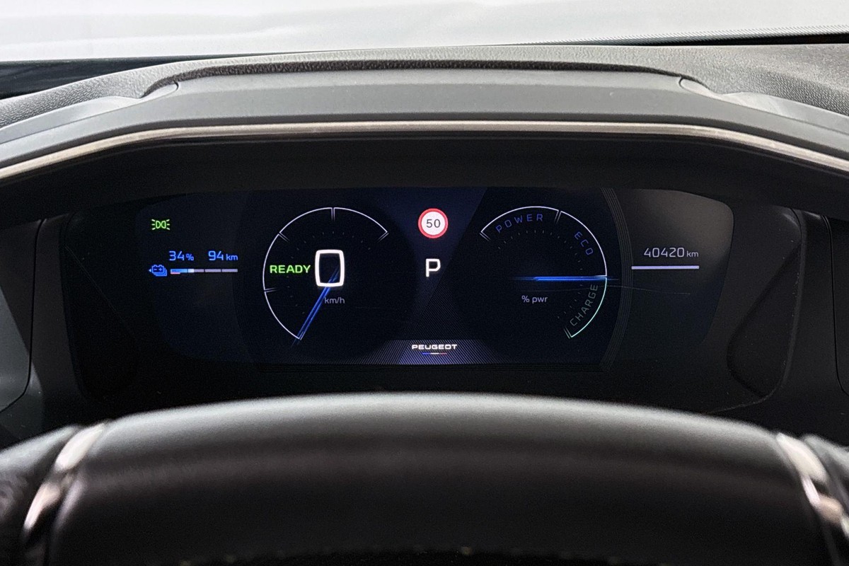 Peugeot e-2008
