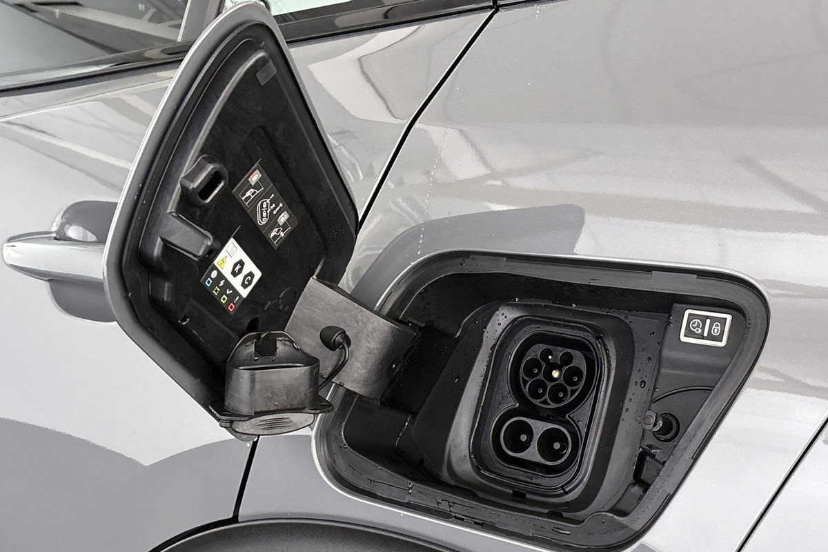 Peugeot e-2008