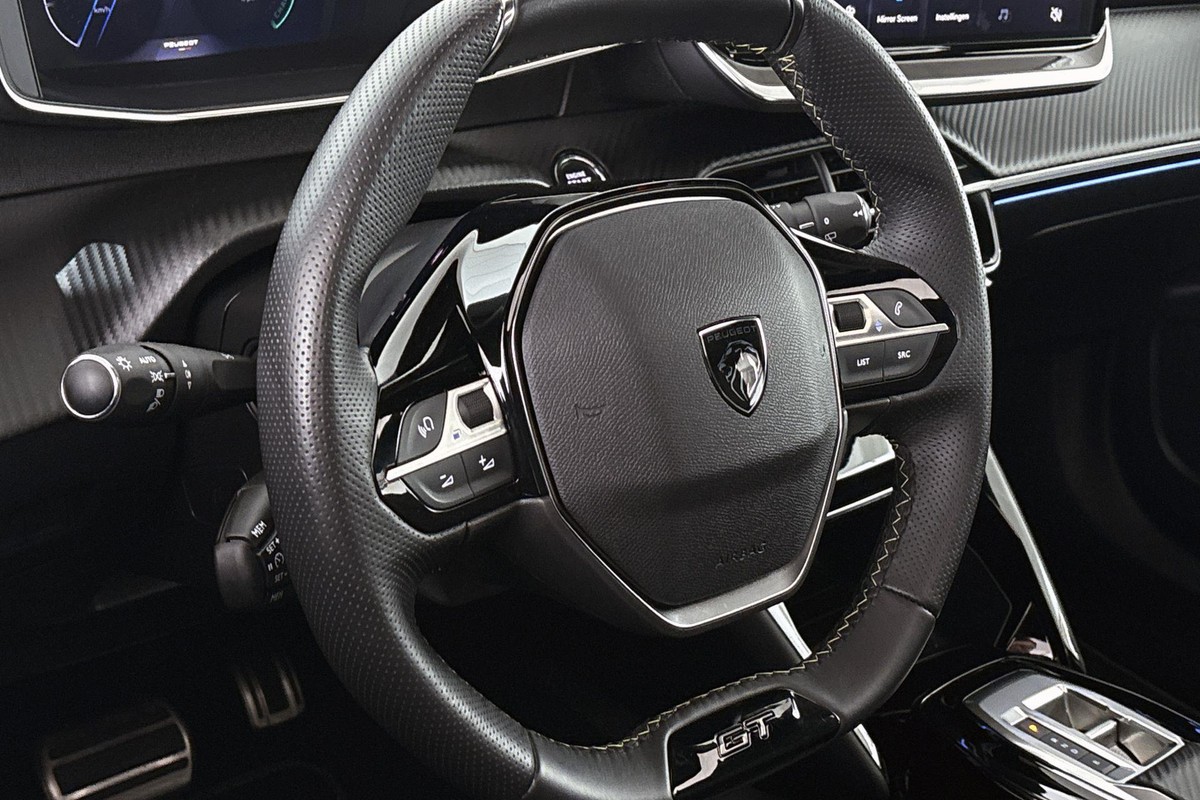 Peugeot e-2008