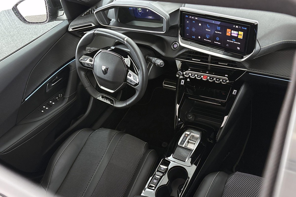 Peugeot e-2008