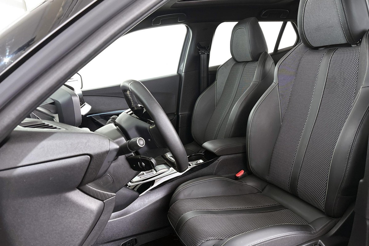 Peugeot e-2008