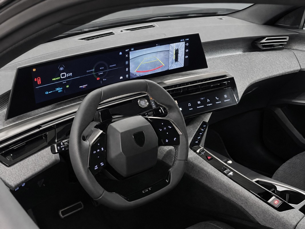 Peugeot e-3008