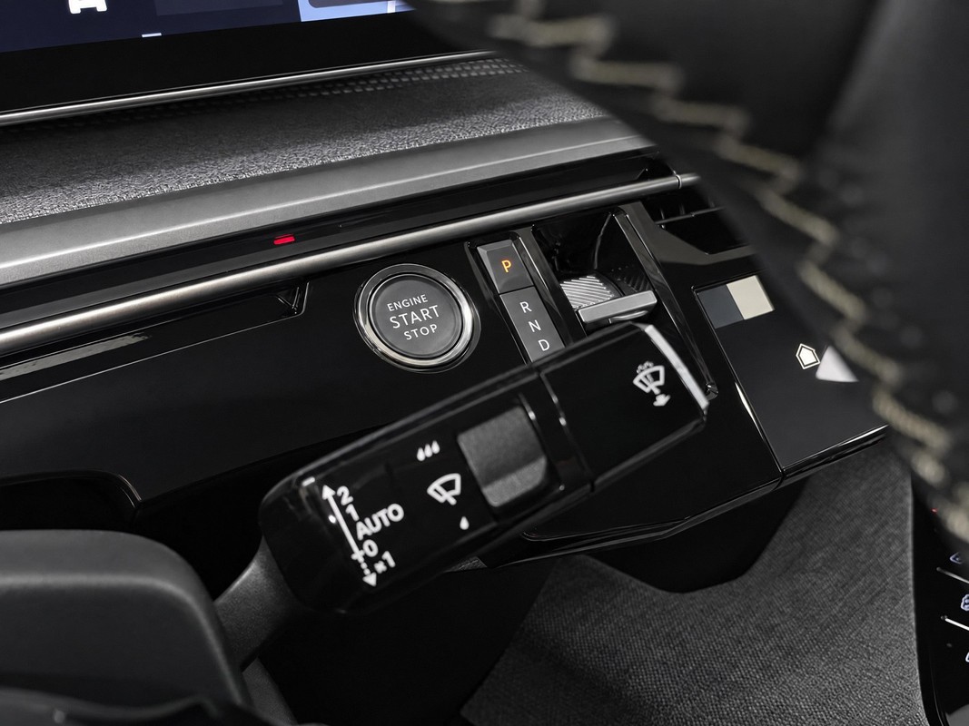 Peugeot e-3008