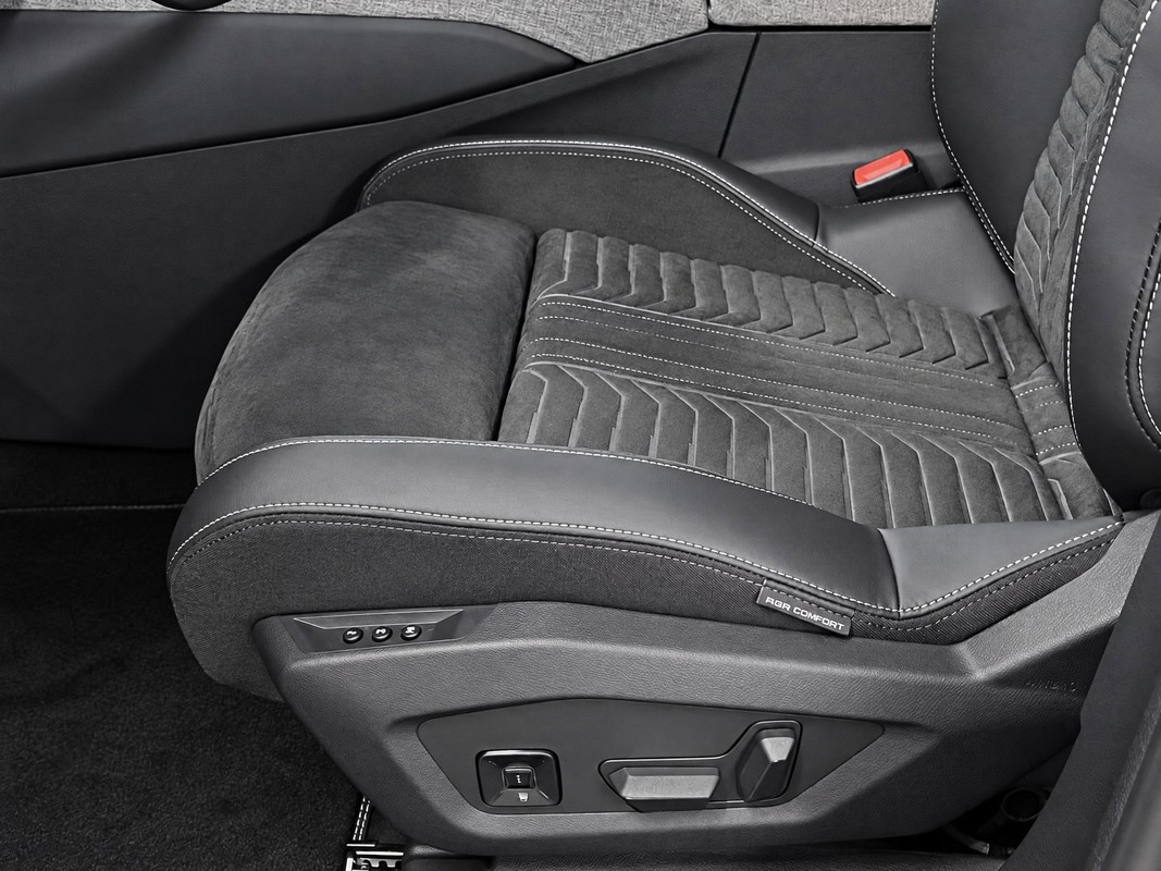 Peugeot e-3008
