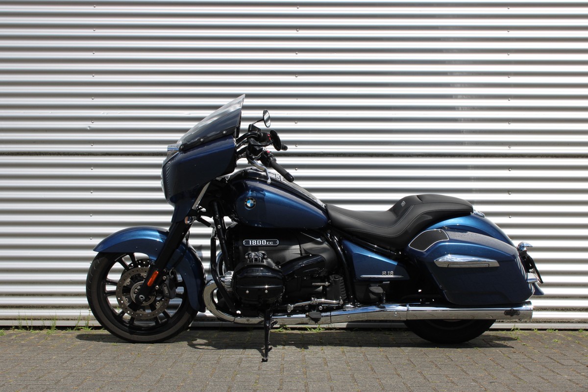 BMW R 18