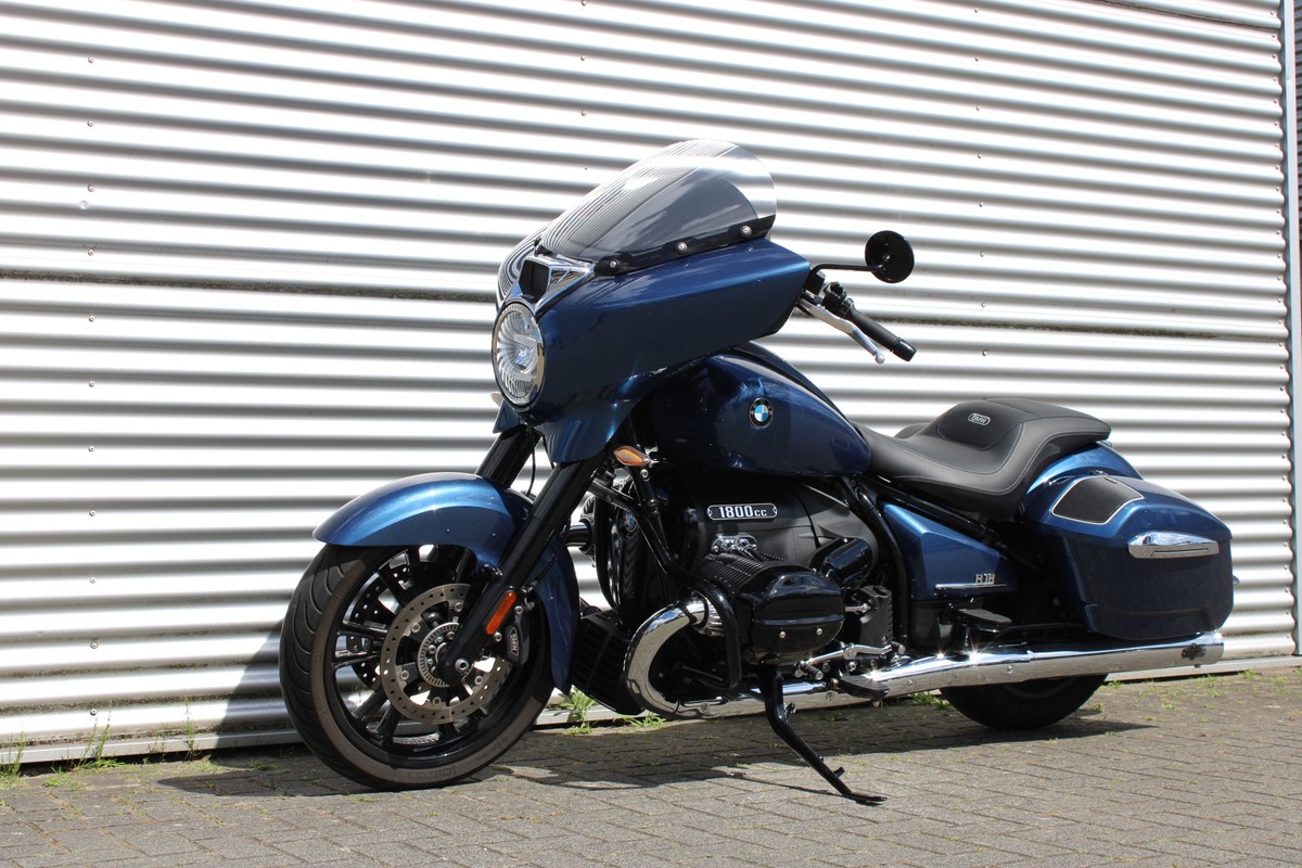 BMW R 18