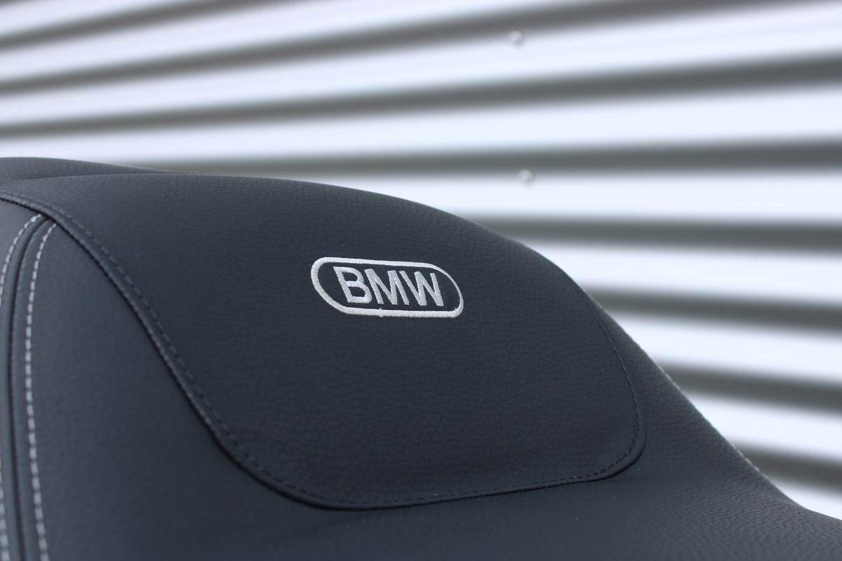 BMW R 18
