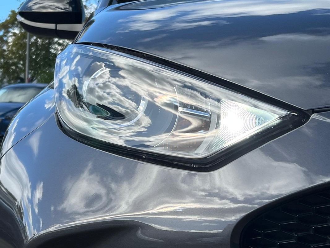 Mazda 2 Hybrid