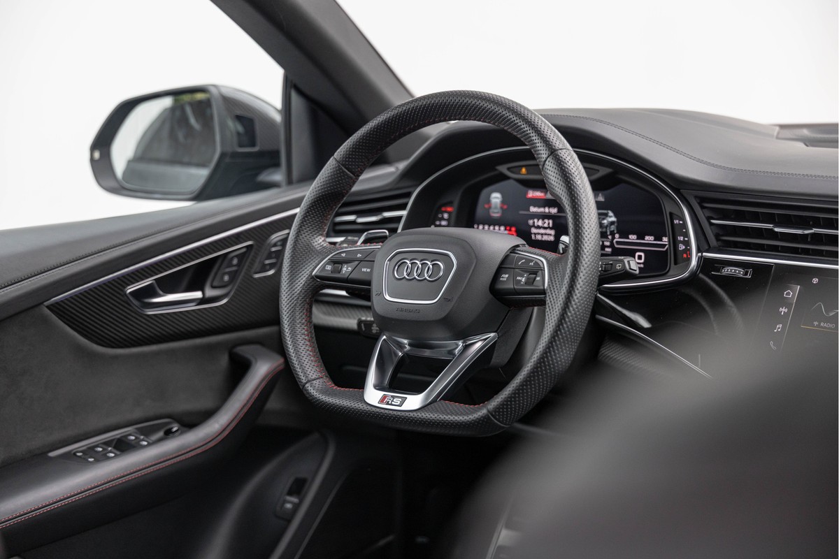 Audi RSQ8
