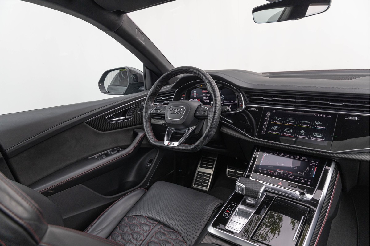 Audi RSQ8
