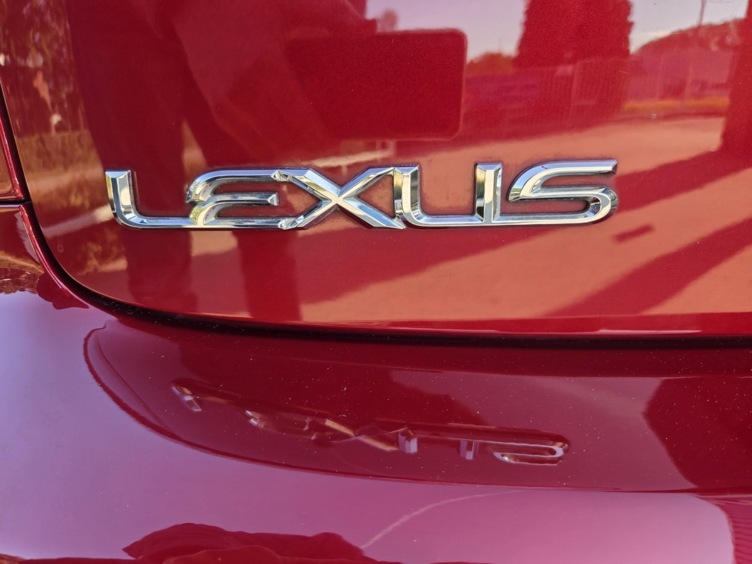 Lexus IS