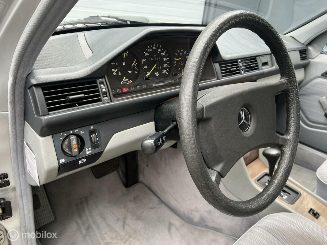 Mercedes-Benz 