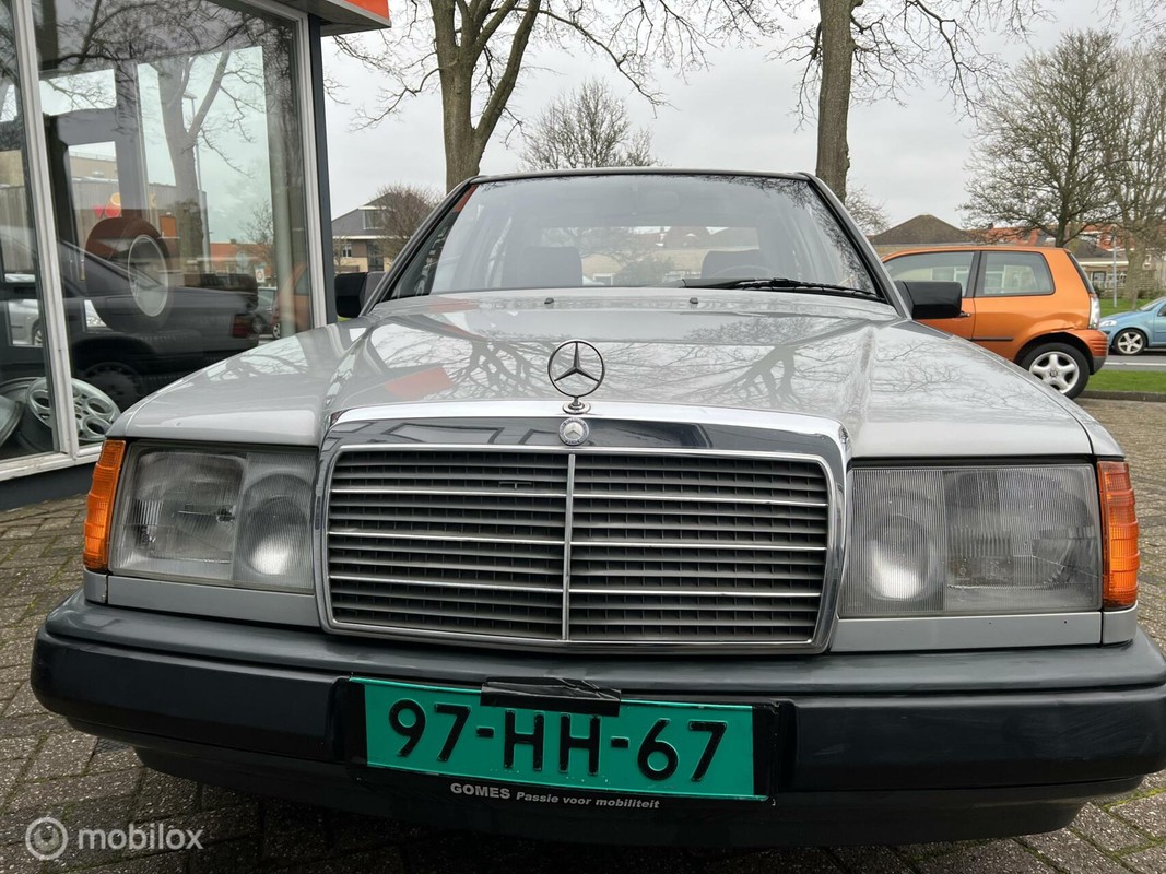 Mercedes-Benz 