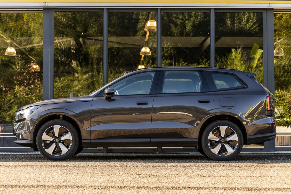 Volvo EX90