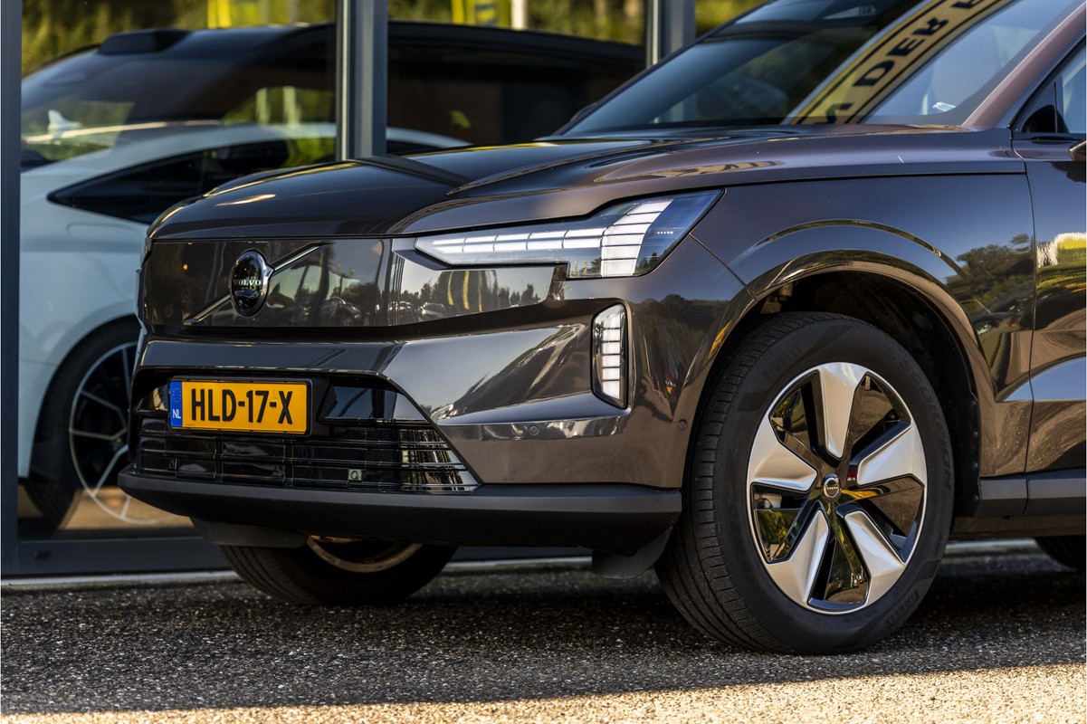 Volvo EX90