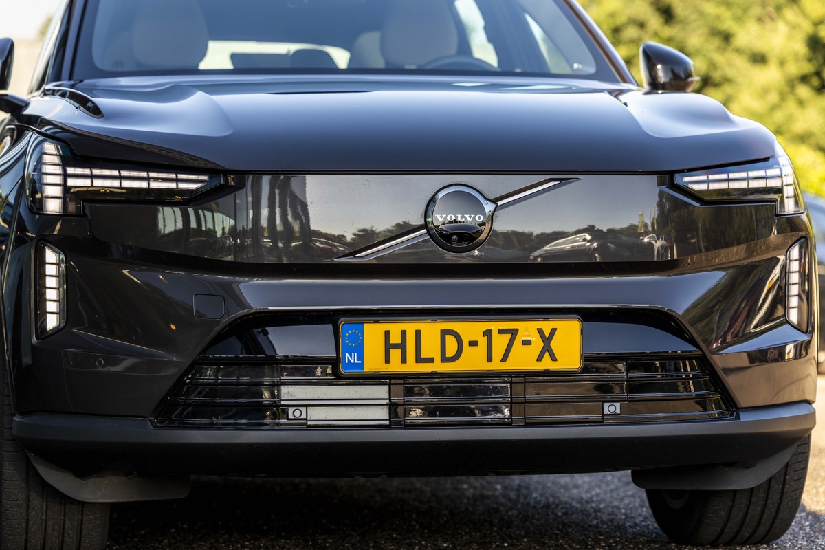 Volvo EX90