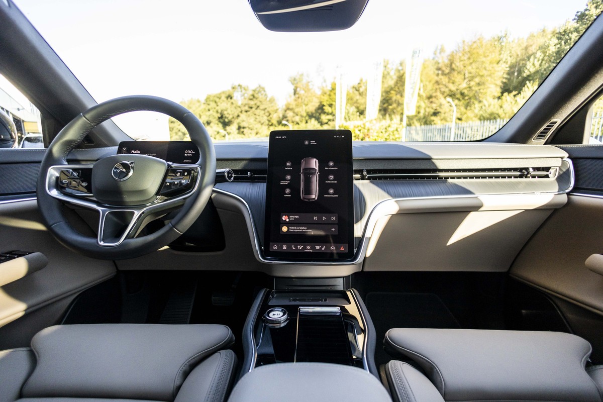 Volvo EX90