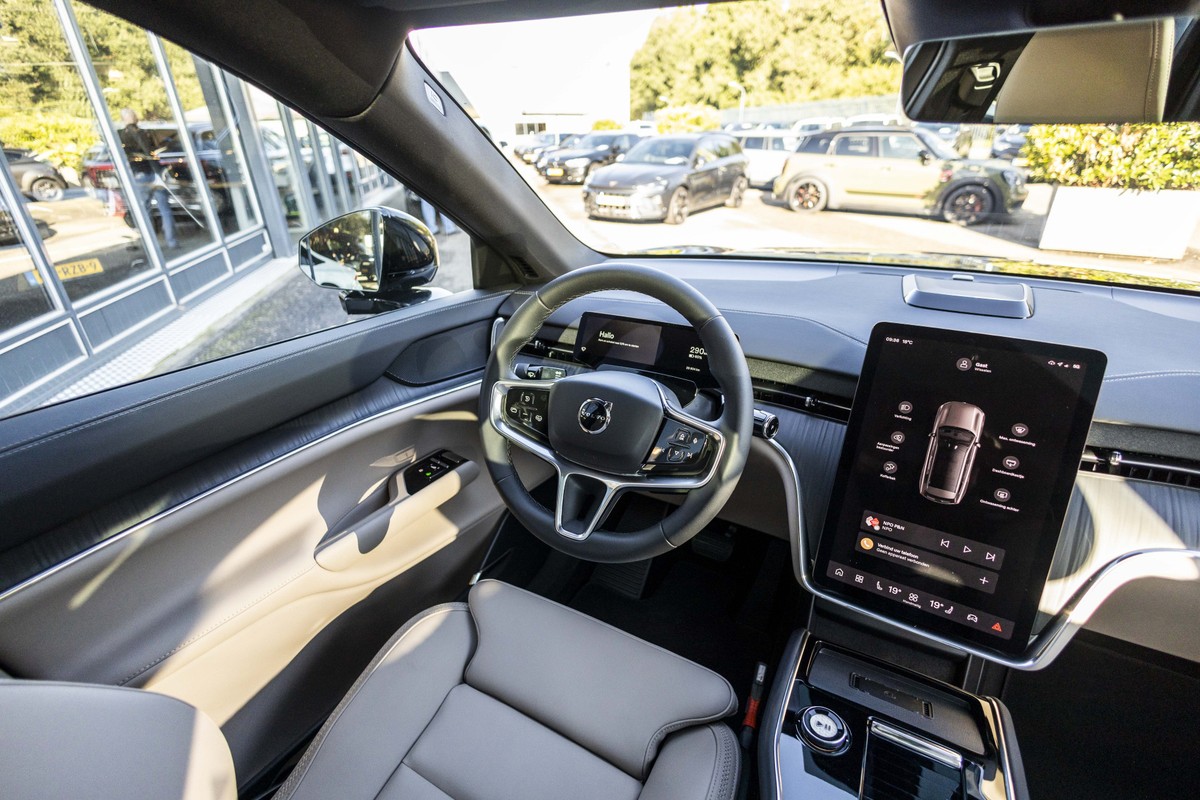Volvo EX90