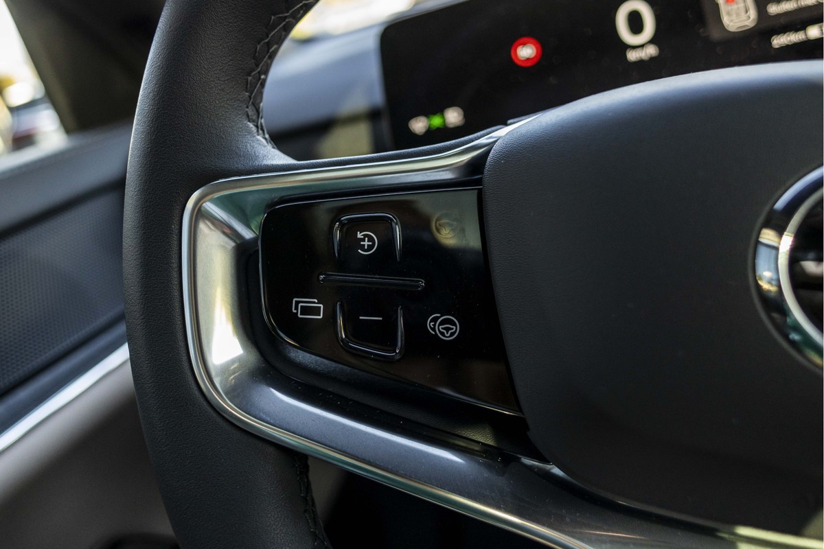 Volvo EX90