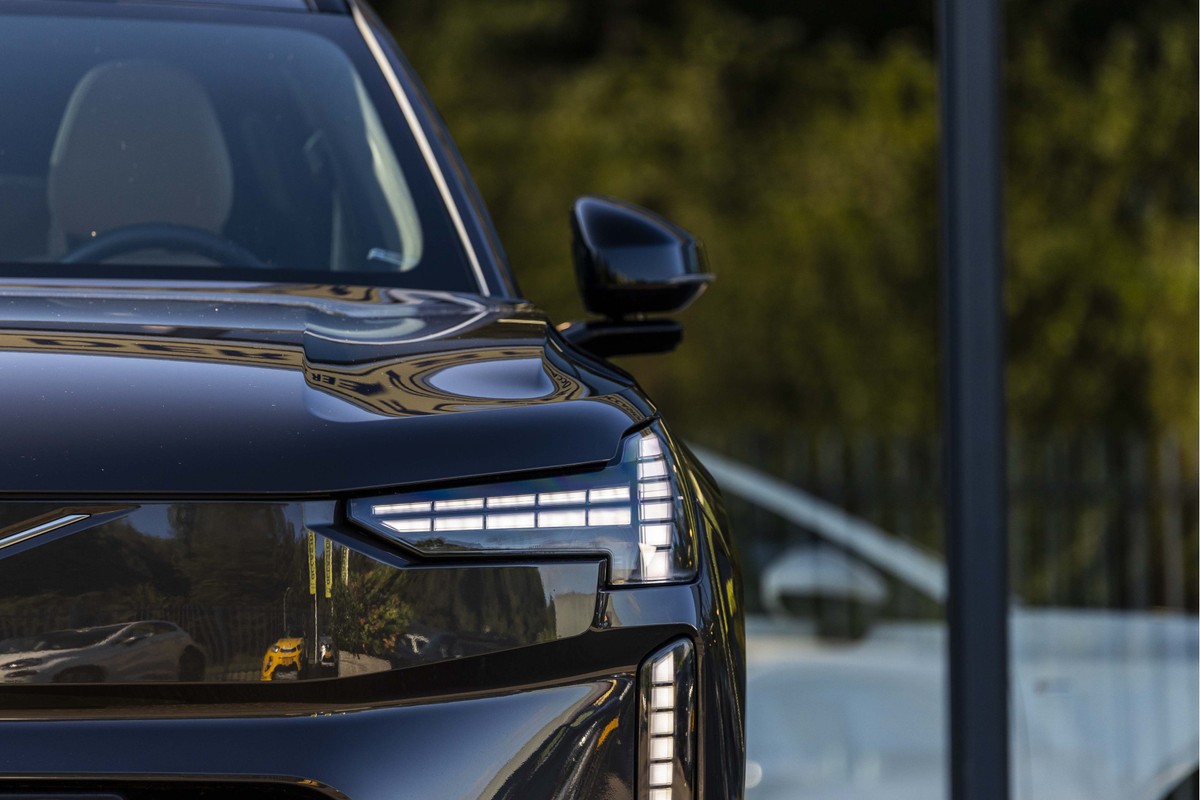 Volvo EX90