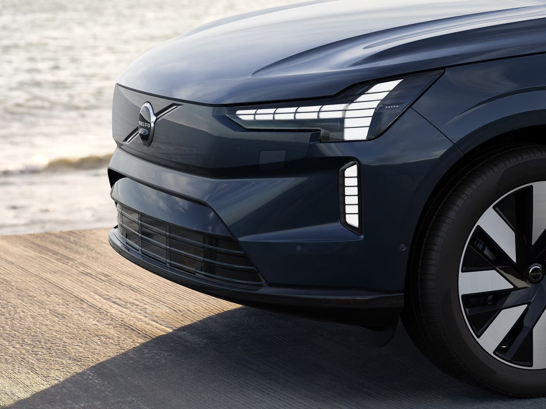 Volvo EX90