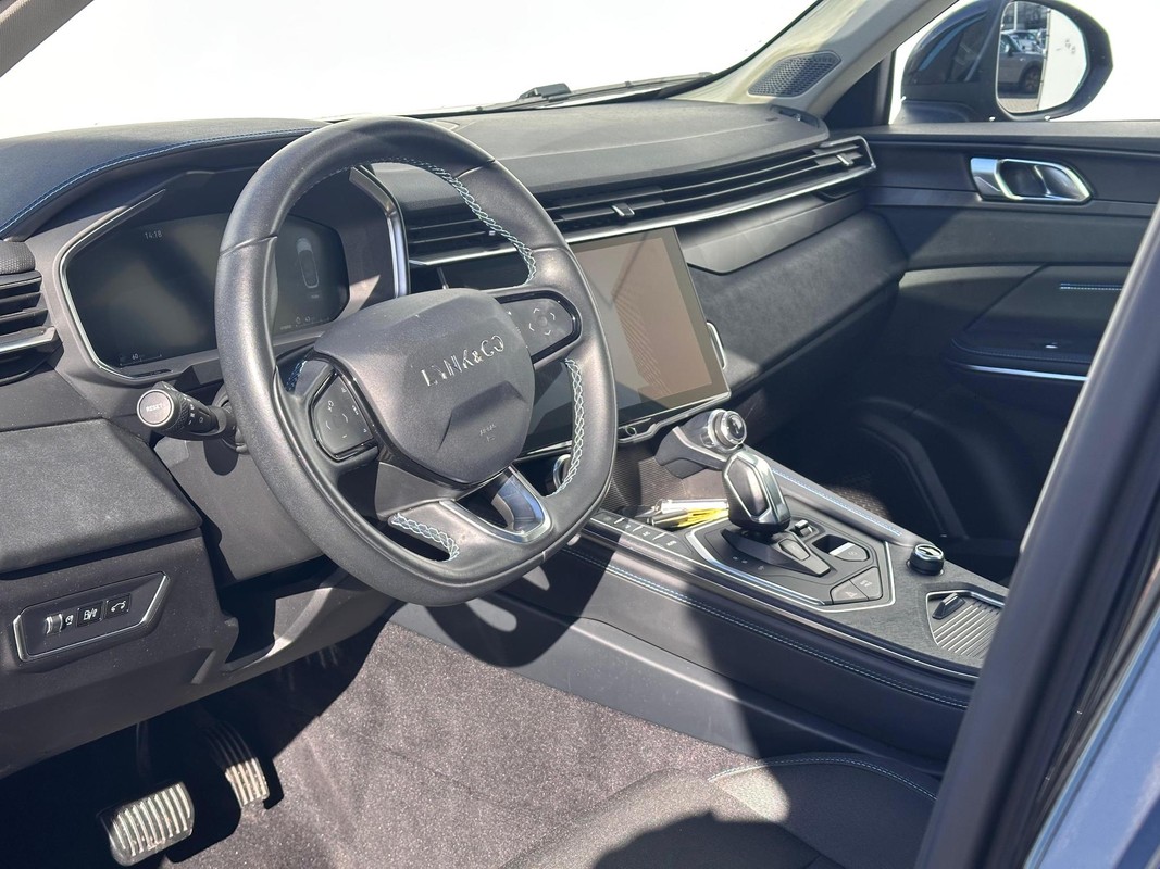 Lynk & Co 01