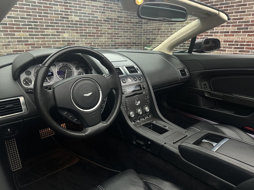 Aston Martin V8 Vantage
