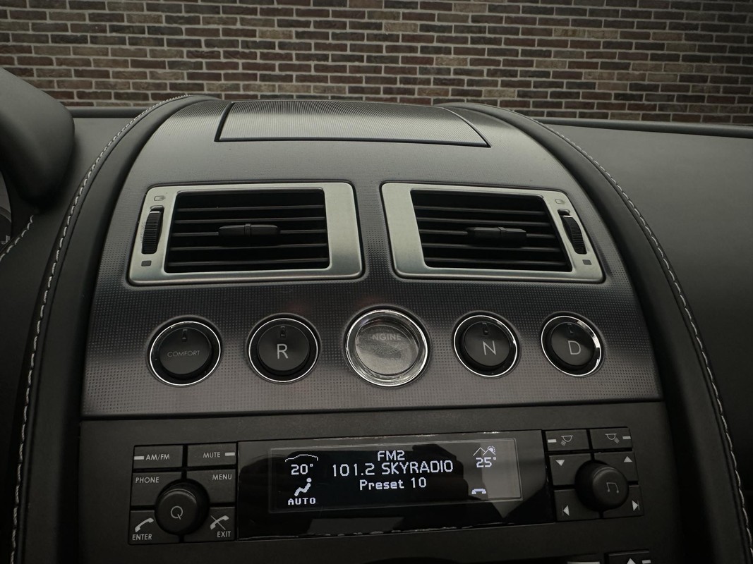Aston Martin V8 Vantage