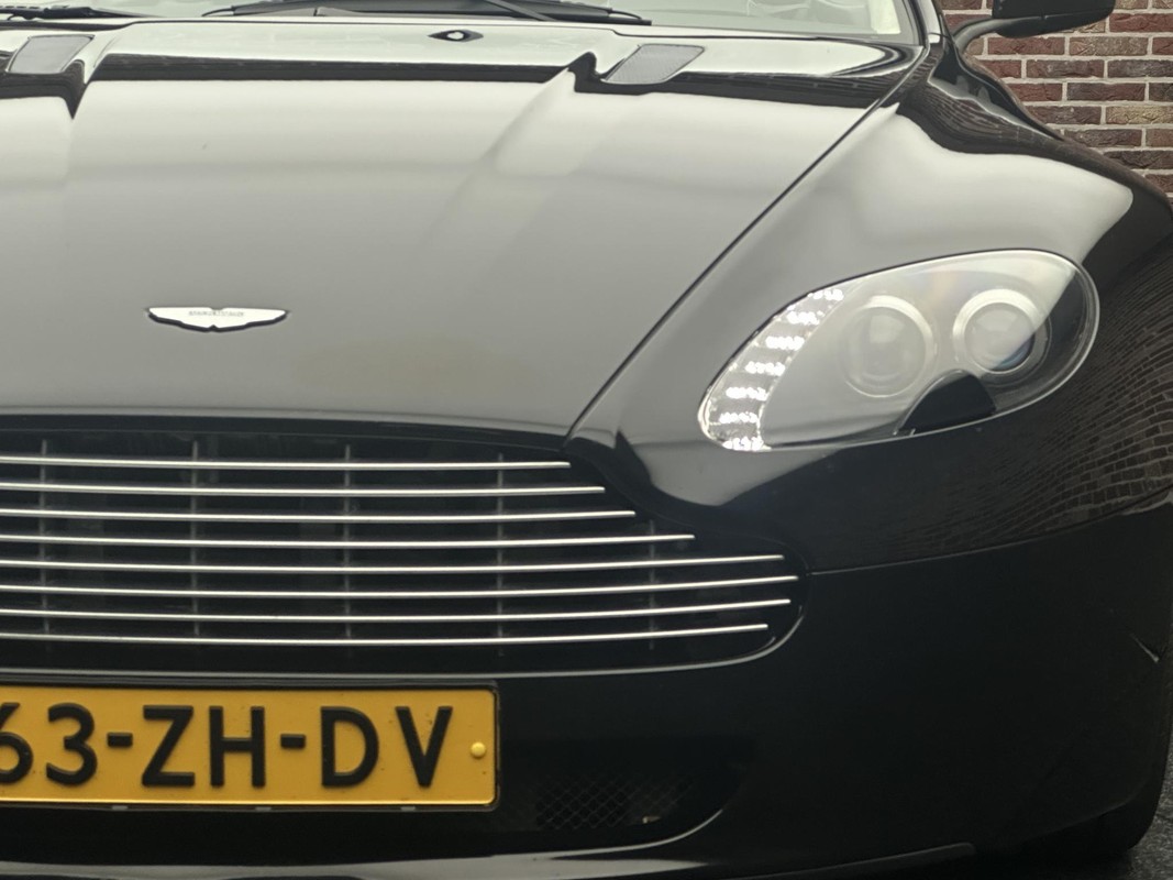Aston Martin V8 Vantage