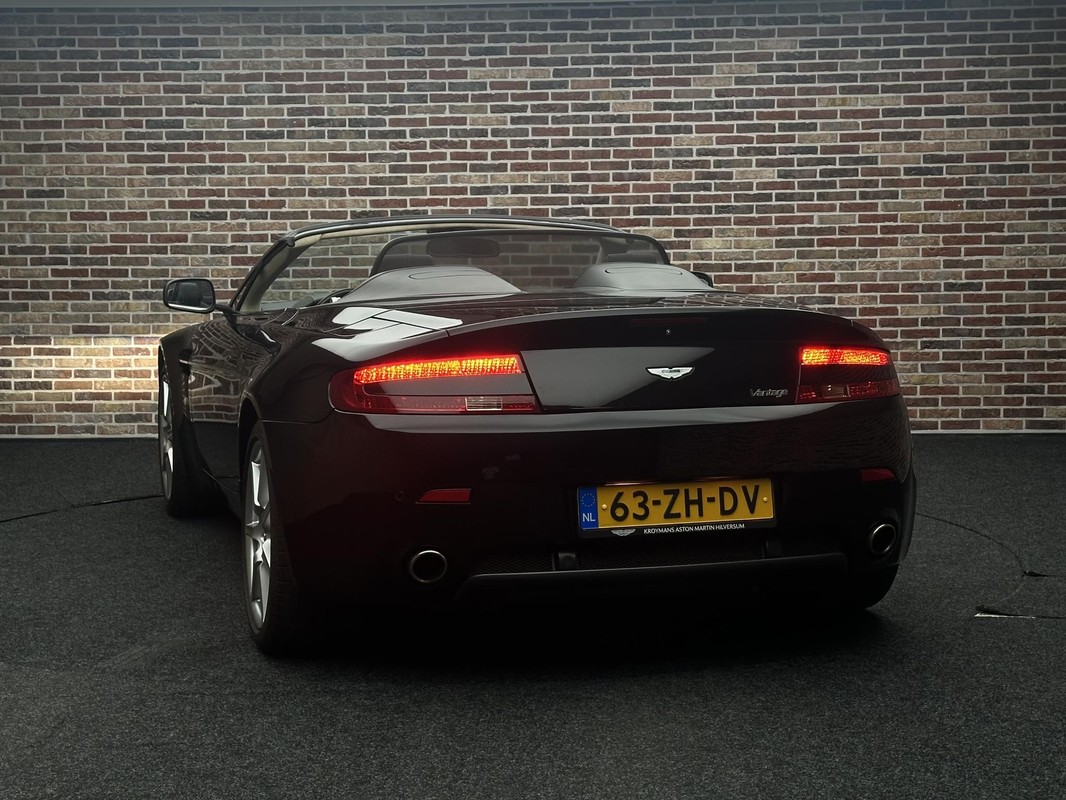 Aston Martin V8 Vantage