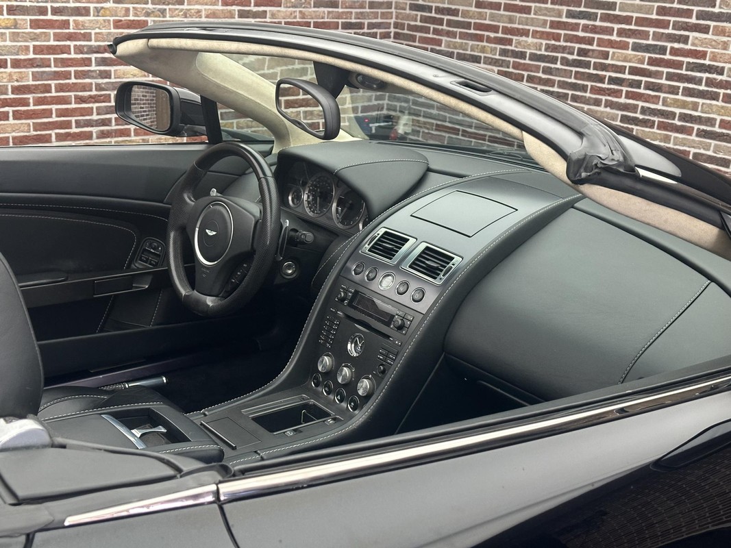 Aston Martin V8 Vantage