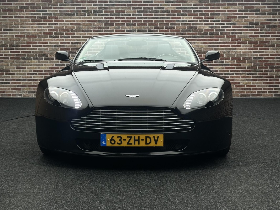 Aston Martin V8 Vantage