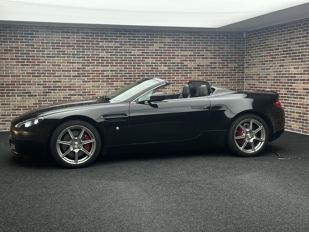 Aston Martin V8 Vantage